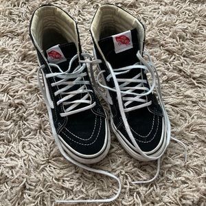 Black high stop vans